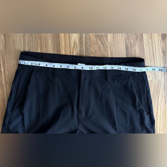 Fabletics The Only Pants Classic Fit Men’s Business Casual Black Size 34x32 - Picture 16 of 16
